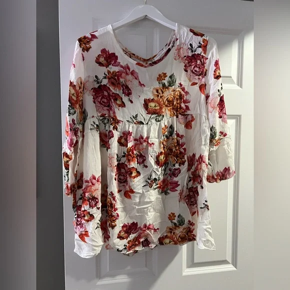 NEW! Chic Soul Floral Print Women's Top. Size 1X. - Picture 4 of 10